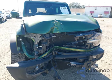 2023 Ford Bronco Outer Banks z USA, uszkodzony, nr VIN 1FMEE5DP7PLB13329